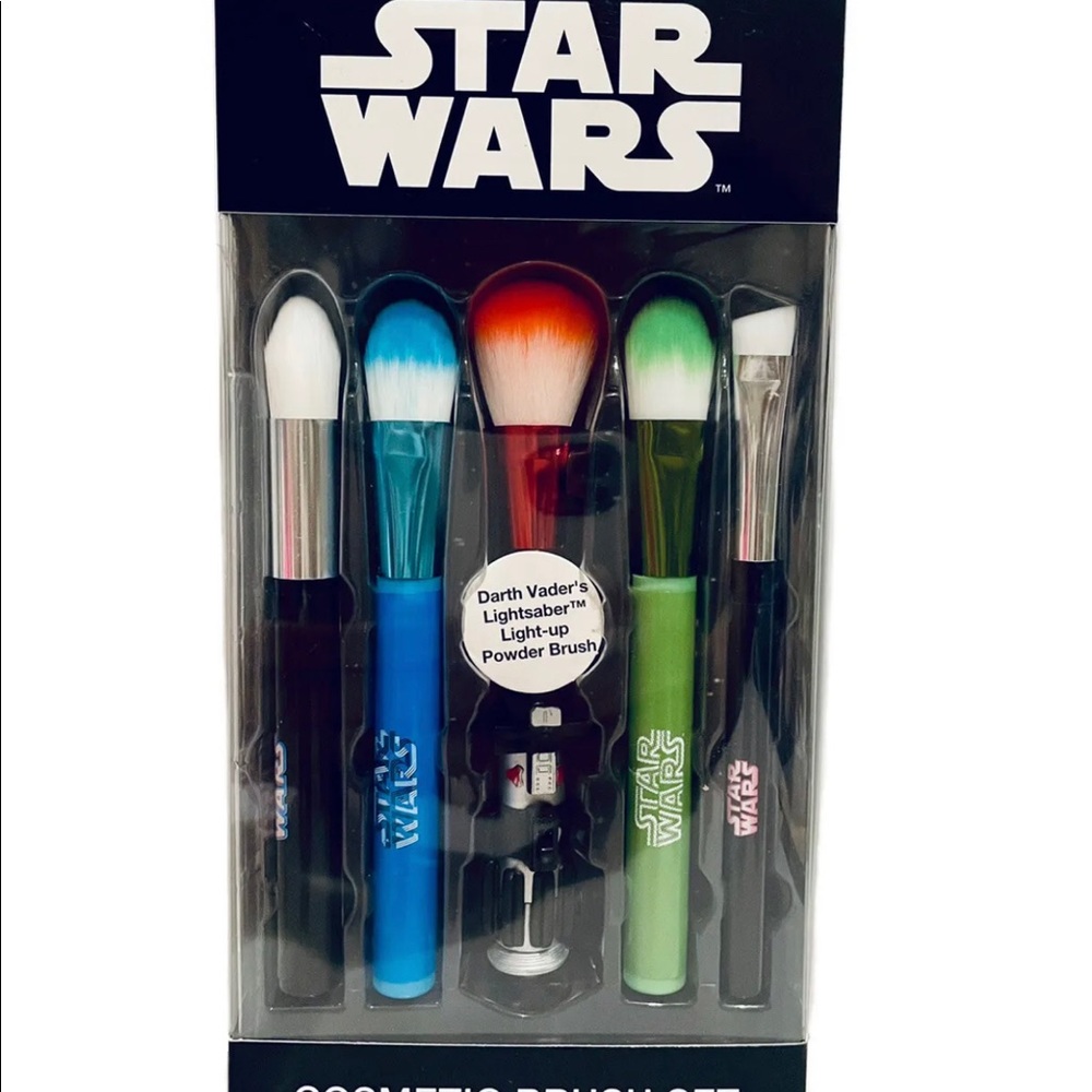 Star Wars Disney Cosmetic Brush Set of 5 Vader Lightsaber Light Up- NIB